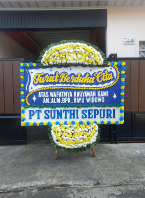 Papan Bunga Duka di Molombulahe